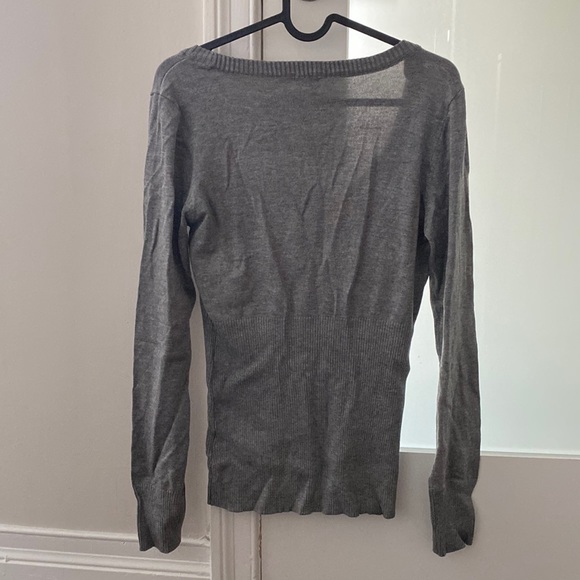 3 for $20 - Guess Round Neck Long Sleeve - Picture 8 of 8